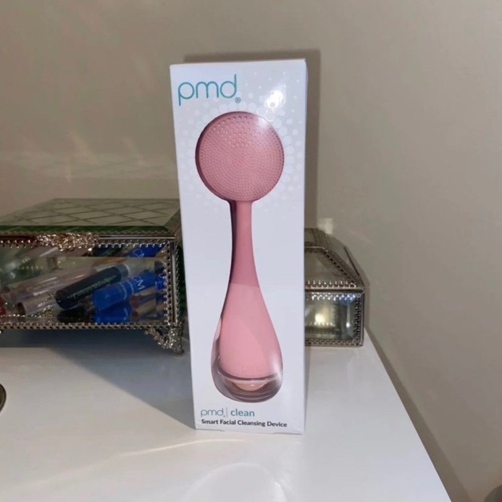 PMD Smart Facial Cleansing Device